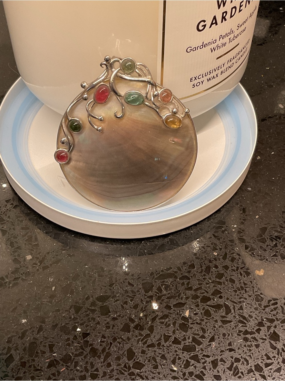 Genuine mother of pearl pendant